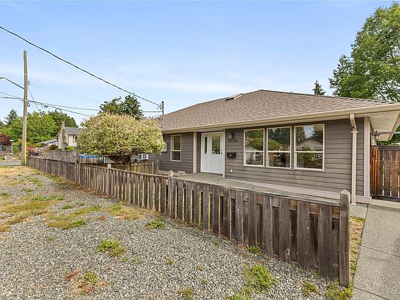 2nd image of 1126 18th St