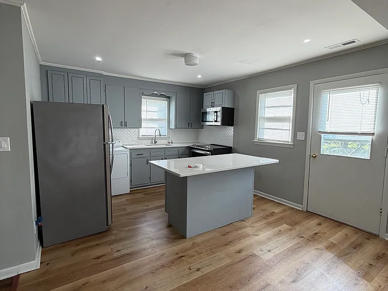 837 W Madison St #2 — Photo 6