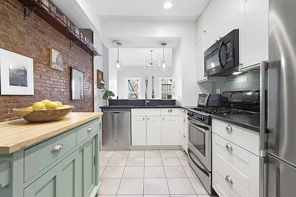 Sold by Compass | media 3