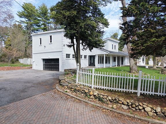 2nd image of 549 Woodbury Road