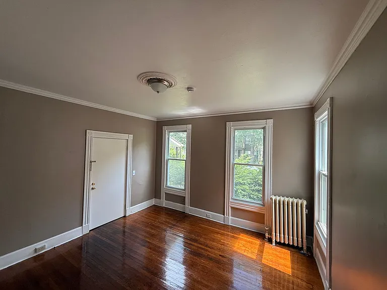 870 Elm St — Photo 12