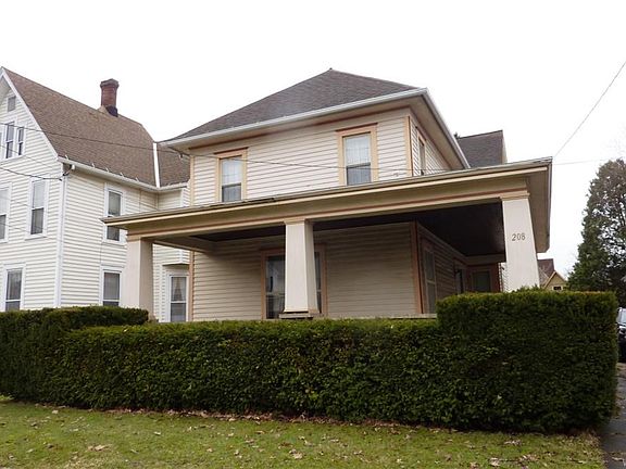 2nd image of 208 N 4th St N