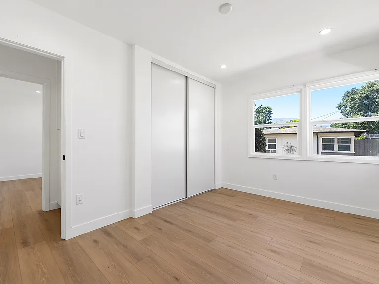 2817 Sycamore Ave — Photo 14