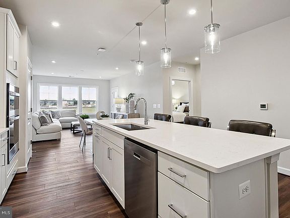 4th image of 5800 Moonstone Way #2