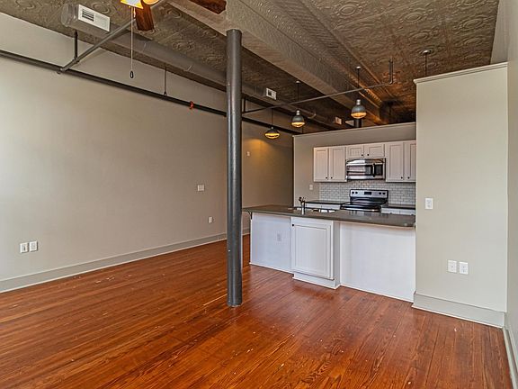 2nd image of 215 Nash St E #F