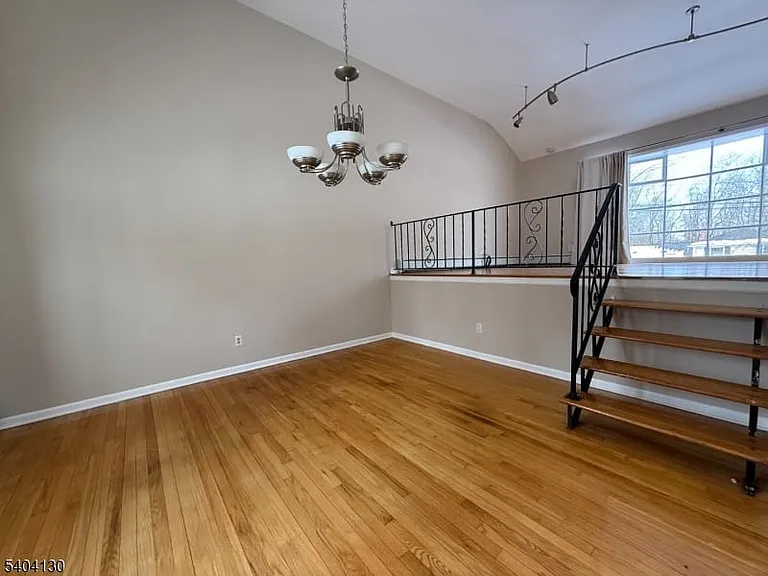 126 Sagamore Dr — Photo 12