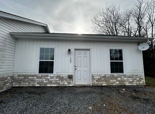 157 Sunnyside Ln, Shenandoah Junction, WV 25442