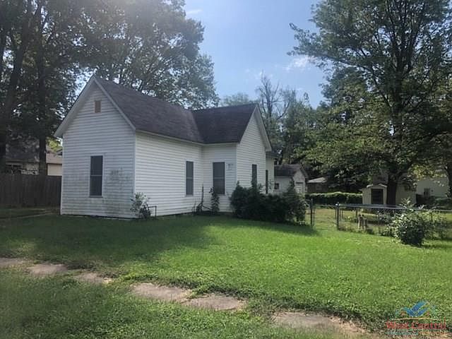 2nd image of 1006 E 9th St