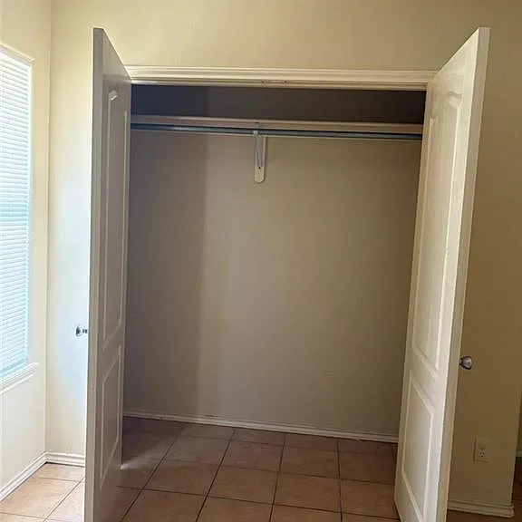 1901 W Western Dr #2 — Photo 17