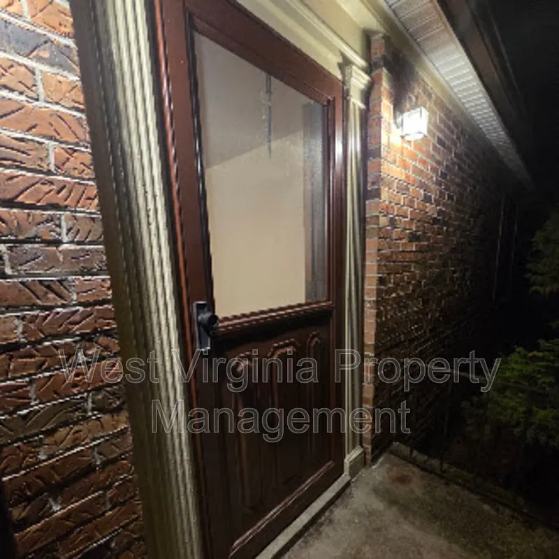 3 bed, 2.0 bath, $1,500 — Photo 2