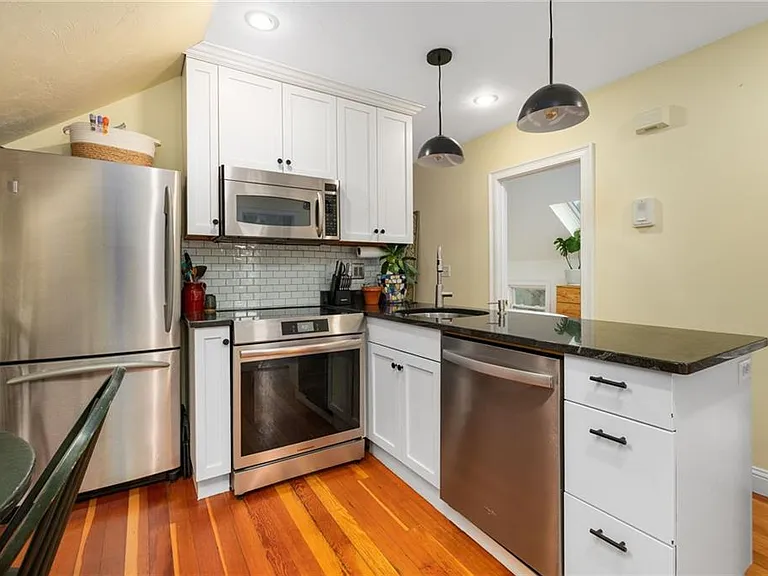 510 Wickenden St #3 — Photo 10