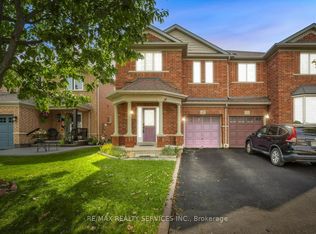 4 Farthingale Cres, Brampton, ON L7A 1R3