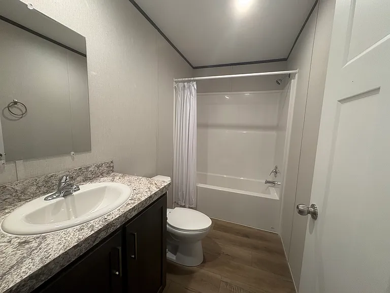 223 Lexington Dr — Photo 11