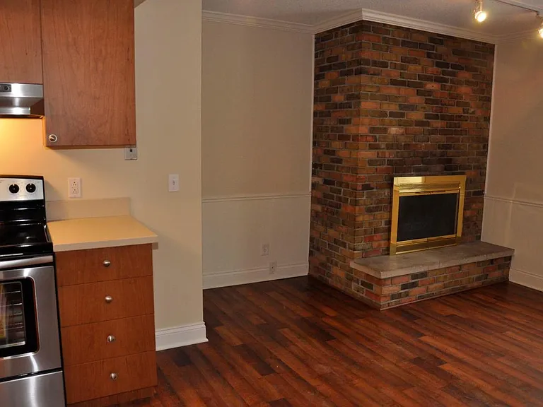 1520 Cambria Dr — Photo 3