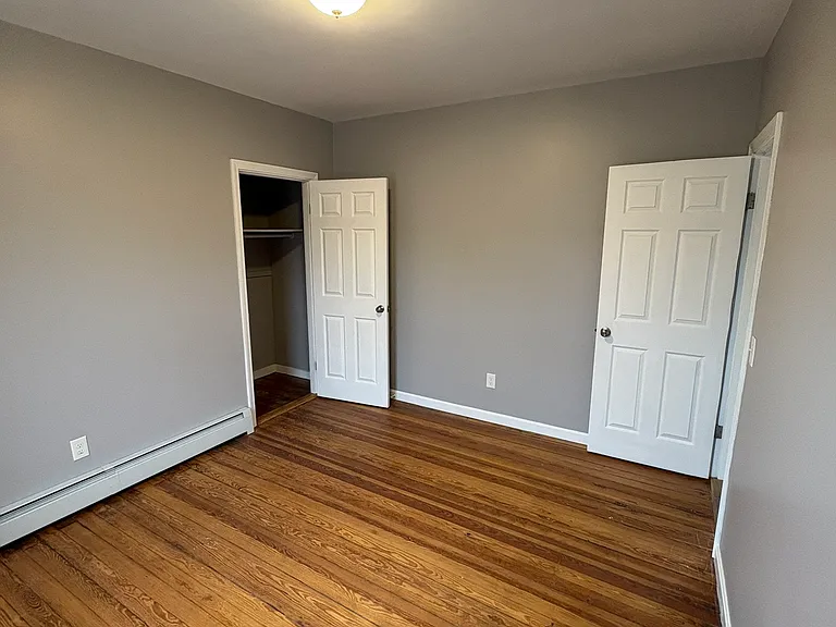 82 Clarence St #3 — Photo 13