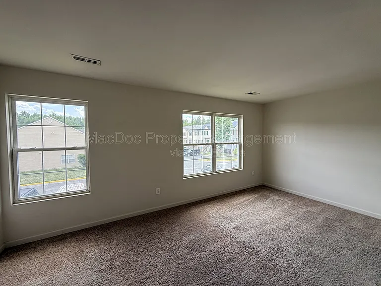 11009 Bevin Dr — Photo 10