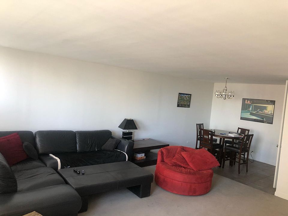 Living room/ Dining room