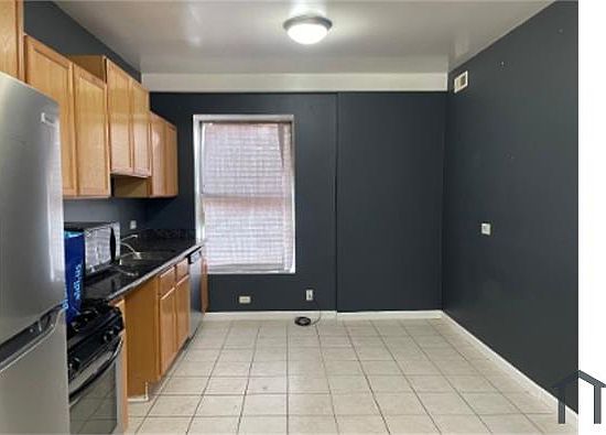 2nd image of 7558 S Essex Ave APT 3A