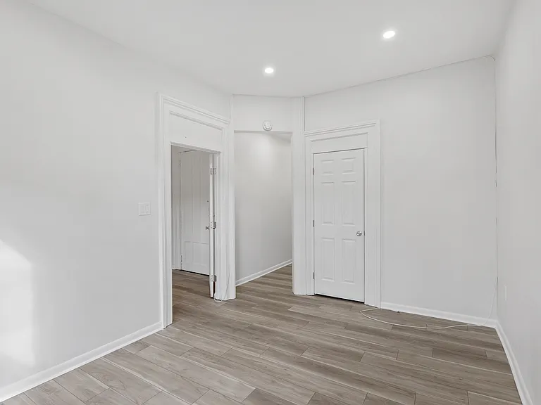 98 Chestnut St #2R — Photo 9