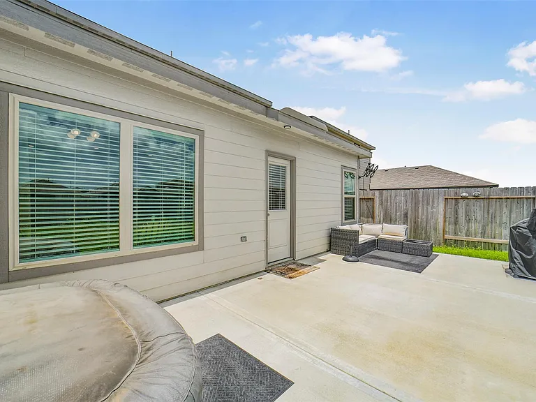 21610 Desert Lily Rd — Photo 31