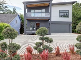 1837 7th St, Astoria, OR 97103