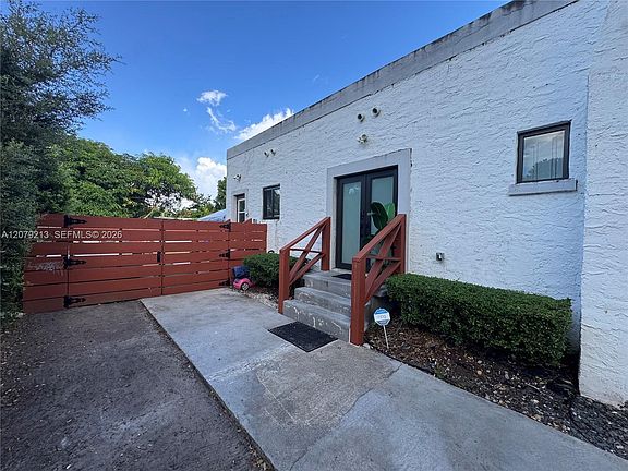 2nd image of 10841 NE 2nd Pl
