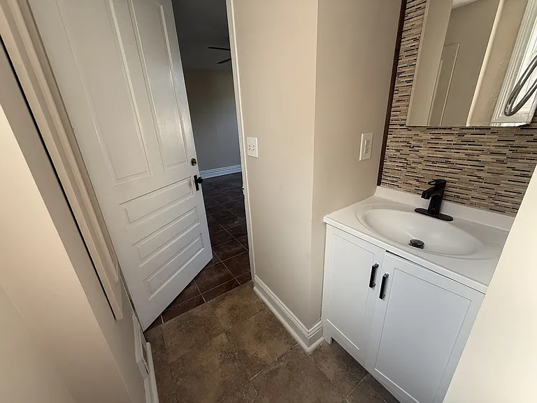 101 Shelby St — Photo 7