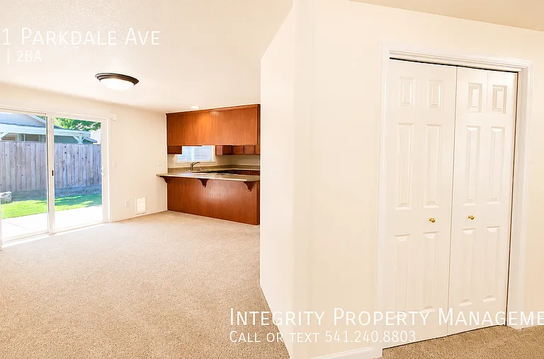 941 Parkdale Ave — Photo 10