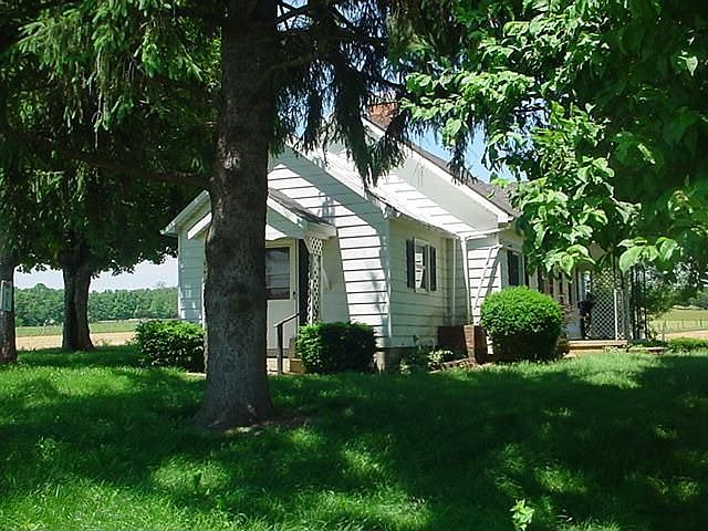 2nd image of 935 Dotson Rd