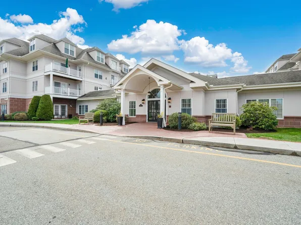 237 Fern Street APT 209E, West Hartford, CT 06119