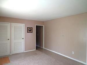 3rd image of 7469 Lebanon Ave