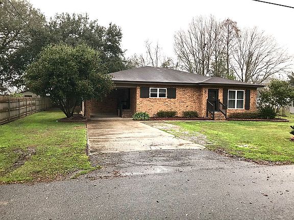 3rd image of 208 Cherry Dr