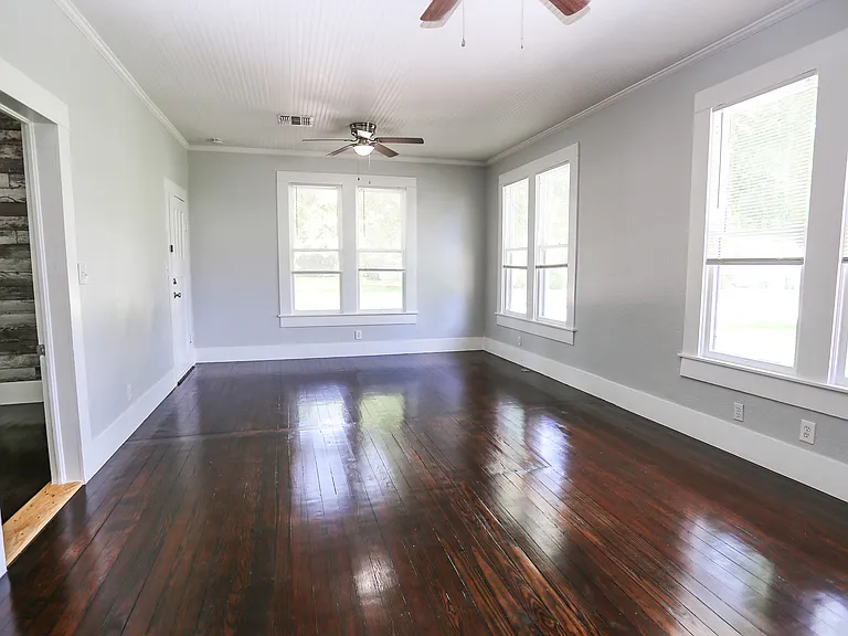 271 S Willow Ave — Photo 30