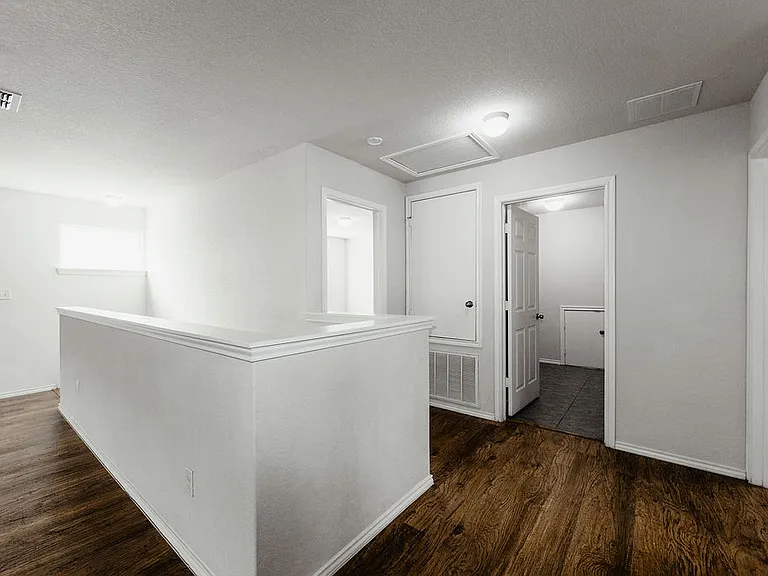 24370 Invitation Oak — Photo 27