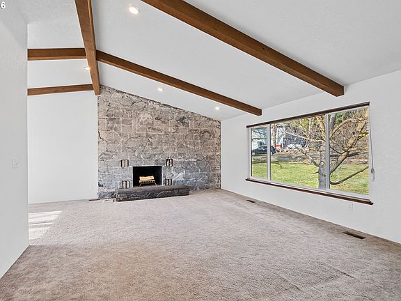 3rd image of 1829 SW Athens Ave