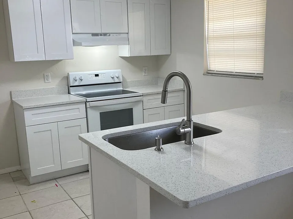 223 Fairlane Ave #223