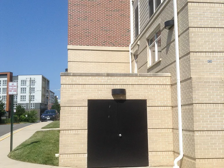 Dunn Loring Metro Apartments — Photo 19