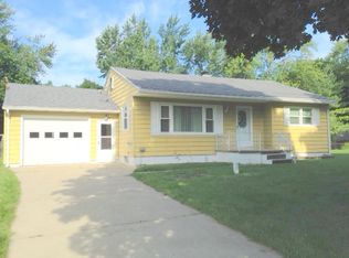 15822 Greenway Dr, Lansing, MI 48906