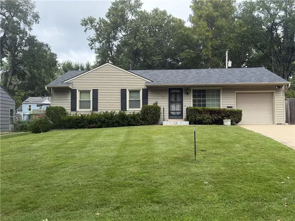 7914 W 86th St, Overland Park, KS 66212