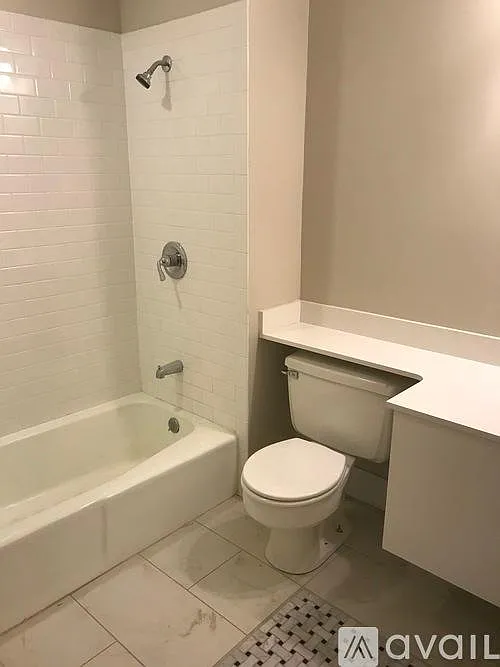 3 bed, 1.0 bath, 900 sqft, $1,600 — Photo 3