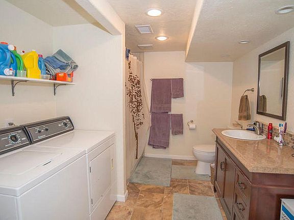 downstairs bathroom/laundry