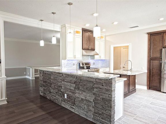 5th image of 523 Wexford Dr