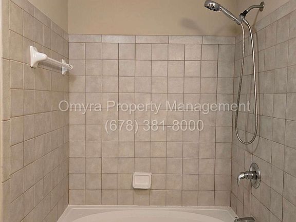 5th image of 390 17th St NW Unit 3064
