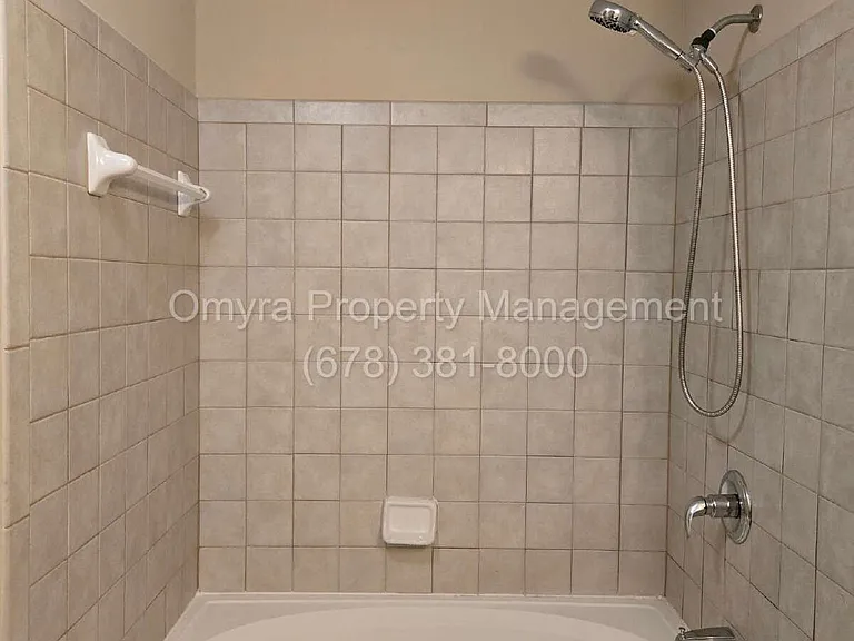 390 17th St NW #3064 — Photo 5