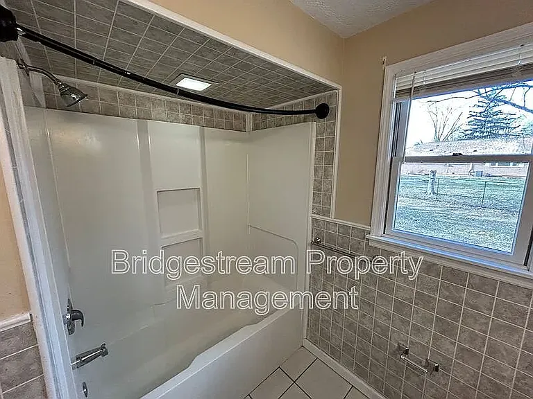 7541 Mintwood Ave — Photo 14