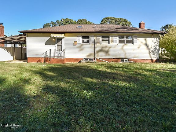 5th image of 535 Pinebrook Ct