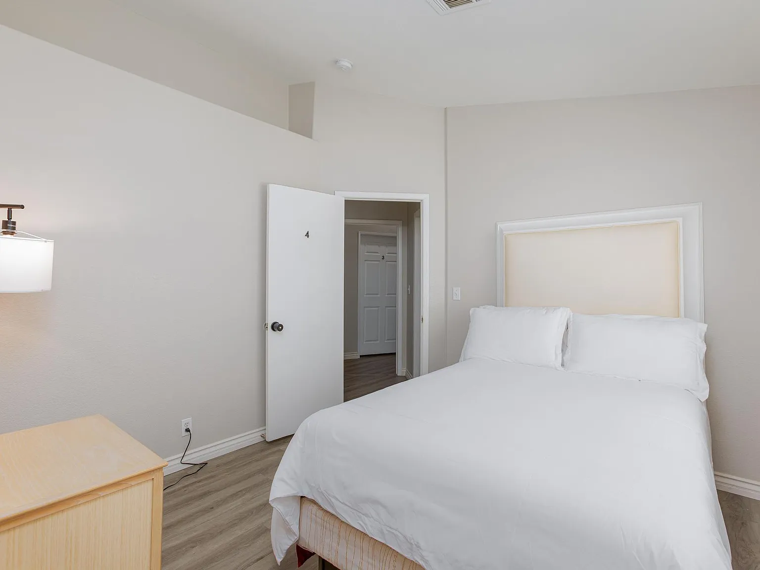 4 bed, 2.0 bath, 1245 sqft, $776 — Photo 3