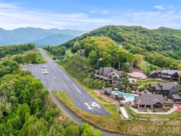 81 Creekside Way #F-101, Burnsville, NC 28714