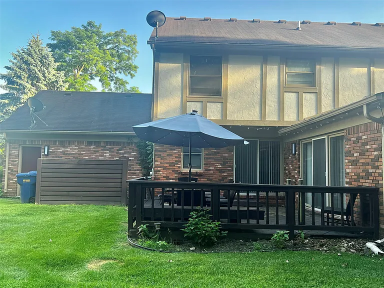 6330 Odessa Dr — Photo 16