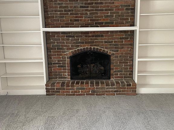 5th image of 619 E 117th St